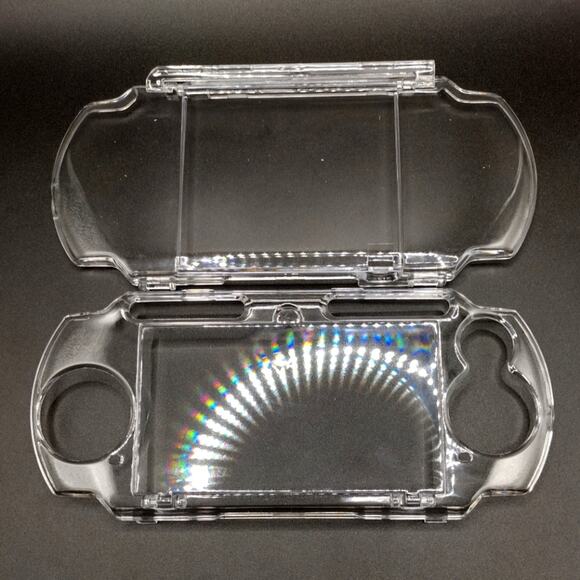 PlayStation PSP 2000 & 3000 Clear Case Protective Clamshell Hard Shell NEW!